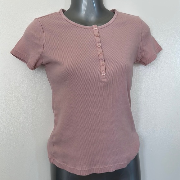 Uniqlo Tops - Top